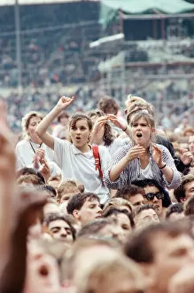 Images Dated 11th June 1988: Crowds watching UB40 performing at the Nelson Mandela 70th Birthday Tribute concert