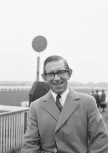 Daily Mirror horseracing pundit Bob Butchers at Kempton Park Race Course Daily Mirror horseracing pundit Bob Butchers at Kempton Park Race Course