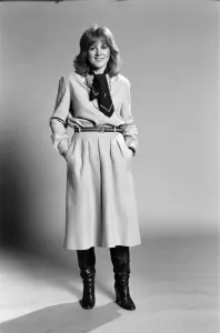 Daily Mirror staff fashion - pictured is Anne Robinson. 5th November 1980 Daily Mirror staff fashion - pictured is Anne Robinson. 5th November 1980