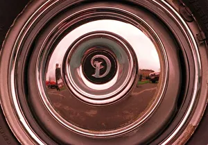 DAIMLER V8 KENNETH MCFADDEN February 1998 Detail of wheel trim hub cap badge DAIMLER V8 KENNETH MCFADDEN February 1998 Detail of wheel trim hub cap badge