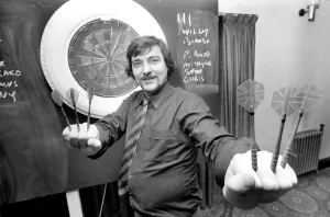 Darts. Allan Glazier. February 1975 75-00712-004 Darts. Allan Glazier. February 1975 75-00712-004