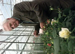 DAVID AUSTIN 7 PICTURE BY SAM BAGNALL. David Austin of David Austin Roses in DAVID AUSTIN 7 PICTURE BY SAM BAGNALL. David Austin of David Austin Roses in