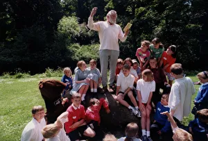 David Bellamy in Jesmond Dene meeting and talking to children for Wildlife week on 10th David Bellamy in Jesmond Dene meeting and talking to children for Wildlife week on 10th