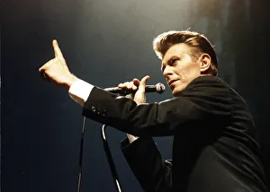 DAVID BOWIE IN CONCERT AT MILTON KEYNES IN AUGUST 1990 DAVID BOWIE IN CONCERT AT MILTON KEYNES IN AUGUST 1990