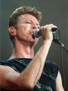 David Bowie on stage at Aberdeen November 1995 David Bowie on stage at Aberdeen November 1995