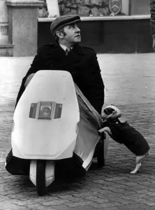 David out and about on his Sinclair C5 in Cardiff. Have Sinclair will travel - almost David out and about on his Sinclair C5 in Cardiff. Have Sinclair will travel - almost