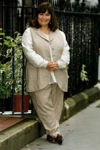 Dawn French comedienne and actress married to Lenny Henry Dawn French comedienne and actress married to Lenny Henry