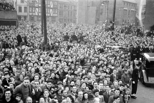 The Derby County team return home with the FA Cup trophy following their victory over The Derby County team return home with the FA Cup trophy following their victory over