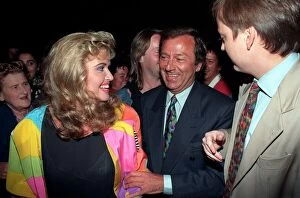 Images Dated 1st September 1991: DES O CONNOR AND JODIE WILSON - 91 / 8374 ----- DES O
