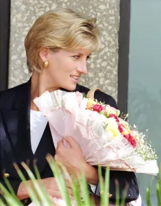 Diana, Princess of Wales upon her arrival at the Luanda Airport Diana, Princess of Wales upon her arrival at the Luanda Airport