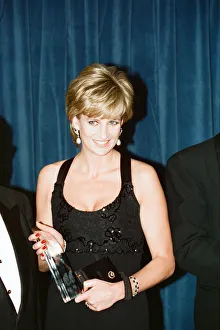 Mirror/1500to1599 01506/diana princess wales attends united cerebral Mirror/1500to1599 01506/diana princess wales attends united cerebral