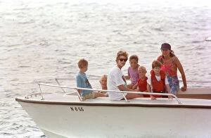 Images Dated 1st January 1993: Diana, Princess of Wales on holiday in Nevis with Prince Harry and friends. January 1993