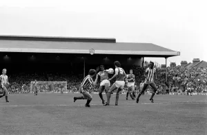Division 1 football. Arsenal 1 v. Sheffield Wednesday 1. September 1985 LF15-15-082 Division 1 football. Arsenal 1 v. Sheffield Wednesday 1. September 1985 LF15-15-082