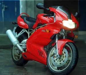 DUCATI 900ss January 1999 Healdlight fairing exhaust derilled brake disc motorcycle DUCATI 900ss January 1999 Healdlight fairing exhaust derilled brake disc motorcycle