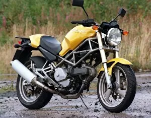 Images Dated 1st September 1997: Ducati M600 motorbike September 1997