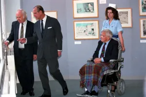 Mirror/1400to1499 01415/duke edinburgh prince philip cartoonist carl Mirror/1400to1499 01415/duke edinburgh prince philip cartoonist carl