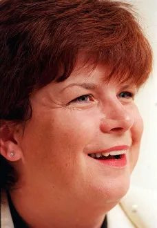Elaine C Smith comedienne September 1999 A©mirrorpix Elaine C Smith comedienne September 1999 A©mirrorpix