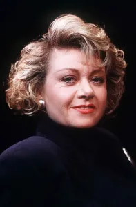 Elaine Paige the singer to appear in the musical Anything Goes January 1989 Elaine Paige the singer to appear in the musical Anything Goes January 1989