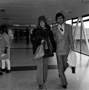 Elizabeth Taylor with husband Henry Wynberg in 1973 Elizabeth Taylor with husband Henry Wynberg in 1973