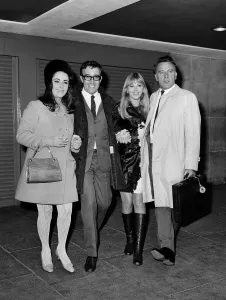 Elizabeth Taylor, Peter Sellers, Britt Ekland and Richard Burton arrive at London Airport Elizabeth Taylor, Peter Sellers, Britt Ekland and Richard Burton arrive at London Airport