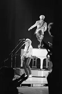 Images Dated 5th December 1982: Elton John performing in concert during his 'Jump Up Tour'. 5th December 1982