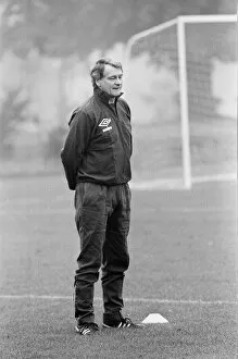 Images Dated 13th October 1986: England manager Bobby Robson during an England training session. 13th October 1986
