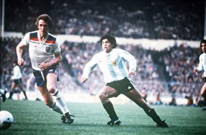 England v Argentina May 1980 Phil Neal Diego Maradona CL13 649 England v Argentina May 1980 Phil Neal Diego Maradona CL13 649