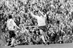 English League Divison One match at Highbury. Arsenal 1 v Tottenham Hotspur 1 English League Divison One match at Highbury. Arsenal 1 v Tottenham Hotspur 1