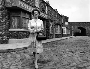 Entertainment: Actress Jean Alexander on the set of the soap scenes Coronation street Entertainment: Actress Jean Alexander on the set of the soap scenes Coronation street
