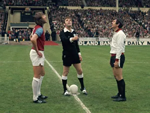 FA Cup Final West Ham v Fulham May 1975 The referee tosses a coin before kick off FA Cup Final West Ham v Fulham May 1975 The referee tosses a coin before kick off