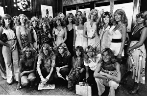 Farrah Fawcett Majors (3rd right) with look alikes 1978 Charlie' Farrah Fawcett Majors (3rd right) with look alikes 1978 Charlie'