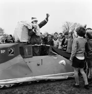 Father Christmas arrives by hovercraft at Freegrounds Park Infant & Junior School Father Christmas arrives by hovercraft at Freegrounds Park Infant & Junior School