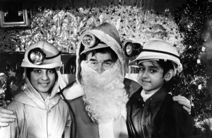 Father Christmas meets Nitesh Patel 10 (left) and Hina Kian 9 Father Christmas meets Nitesh Patel 10 (left) and Hina Kian 9