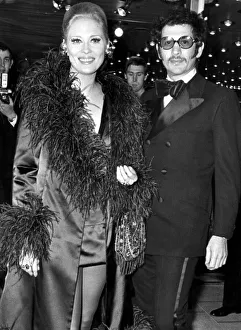 Faye Dunaway with photographer Jerry Schatzberg at film premiere - 19 November 1967 Faye Dunaway with photographer Jerry Schatzberg at film premiere - 19 November 1967