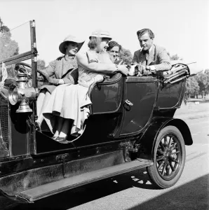Filming of Genevieve L - R Kay Kendall - Dinah Sheridan Filming of Genevieve L - R Kay Kendall - Dinah Sheridan