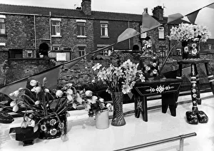 Floral decoration on a barge at on the Leeds and Liverpool canal at Appley Bridge Floral decoration on a barge at on the Leeds and Liverpool canal at Appley Bridge