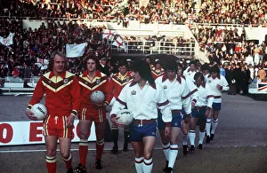 Football England v Wales 1977 The Team lead out. Kevin Keegan (R Football England v Wales 1977 The Team lead out. Kevin Keegan (R