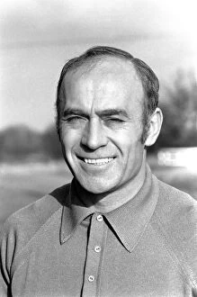 Images Dated 21st January 1975: Football: Ron Saunders. Aston Villa F. C. Manager. January 1975 75-00385-001