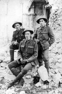 Frank Brazier of the 3rd Battalion The Royal Warwickshire Regiment (centre Frank Brazier of the 3rd Battalion The Royal Warwickshire Regiment (centre