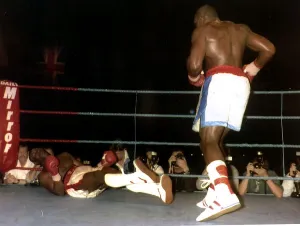 Frank Bruno Boxing Knocking out Carl williams Frank Bruno Boxing Knocking out Carl williams