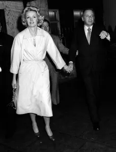 Frank Sinatra hand in hand with girlfriend in London Frank Sinatra hand in hand with girlfriend in London