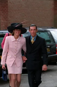 Mirror/1500to1599 01500/frankie dettori jockey june 98 royal ascot wife Mirror/1500to1599 01500/frankie dettori jockey june 98 royal ascot wife