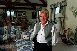 Freddie Starr Comedian/Actor Actor June 98 At home in his luxury house Freddie Starr Comedian/Actor Actor June 98 At home in his luxury house