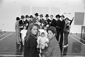 Mirror/0600to0699 00635/gangsters pupils lepton middle school Mirror/0600to0699 00635/gangsters pupils lepton middle school