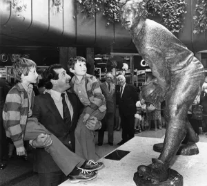 Gareth Edwards with sons Rhys and Owen when his statue was unvelled at St Gareth Edwards with sons Rhys and Owen when his statue was unvelled at St
