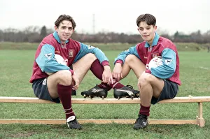 Gareth Farrelly and Lee Hendrie who were both on the Aston Villa subs bench last Saturday Gareth Farrelly and Lee Hendrie who were both on the Aston Villa subs bench last Saturday
