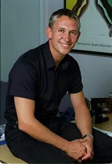 Images Dated 25th August 1999: Gary Lineker TV Presenter former footballer August 1999 A©mirropix