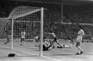 Gary Mabbutt scores an own goal during FA cup final 1987 between Tottenham hotspur v Gary Mabbutt scores an own goal during FA cup final 1987 between Tottenham hotspur v