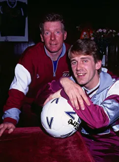 Gary MacKay with manager Alex McDonald November 1988 Gary MacKay with manager Alex McDonald November 1988