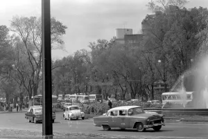 General Street scenes of Mexico City. OPS people, traffic, architecture. January 1968 General Street scenes of Mexico City. OPS people, traffic, architecture. January 1968